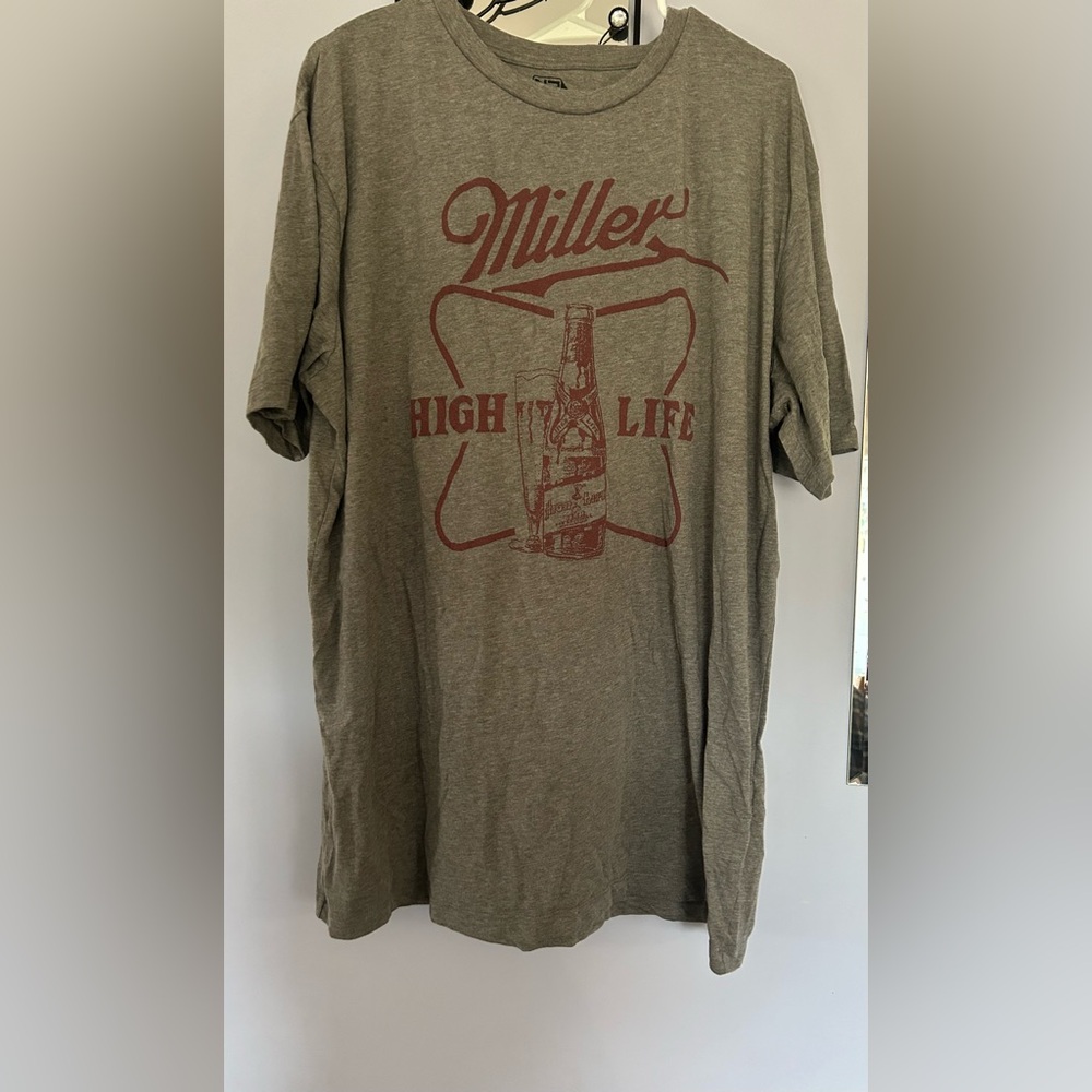Gray and Red Short Sleeve Tee